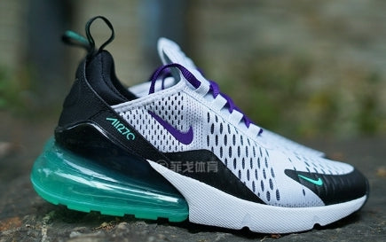 Les baskets Nike Air Max 270 Plus Femme combinent deux des modèles les plus emblématiques de la marque : les Air Max 270 et les Air Max Plus.