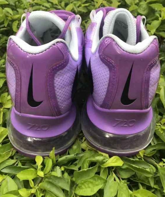 Les baskets Nike Air Max 720 95 Femme marient le design emblématique des Air Max 95 avec l'innovation moderne de l’unité Air Max 720.
