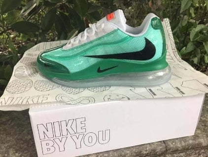 Les baskets Nike Air Max 720 95 Femme marient le design emblématique des Air Max 95 avec l'innovation moderne de l’unité Air Max 720.