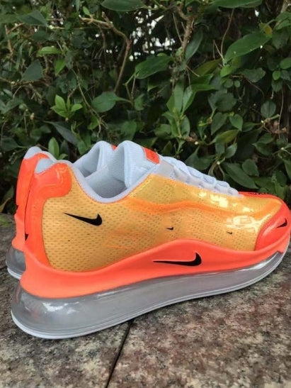 Les baskets Nike Air Max 720 95 Femme marient le design emblématique des Air Max 95 avec l'innovation moderne de l’unité Air Max 720.