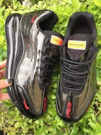 Les baskets Nike Air Max 720 95 Femme marient le design emblématique des Air Max 95 avec l'innovation moderne de l’unité Air Max 720.