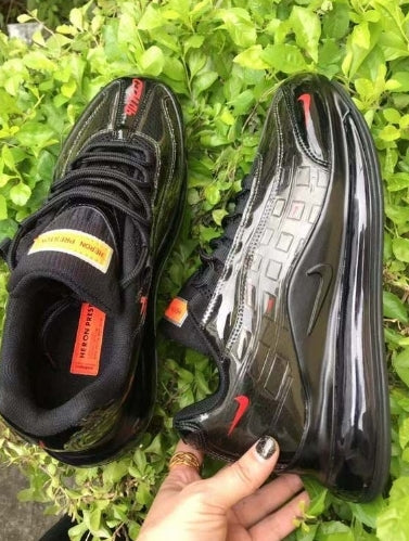 Les baskets Nike Air Max 720 95 Femme marient le design emblématique des Air Max 95 avec l'innovation moderne de l’unité Air Max 720.