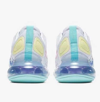 Les baskets Nike Air Max 720 Femme se démarquent par leur esthétique futuriste et leur technologie innovante.