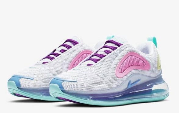 Les baskets Nike Air Max 720 Femme se démarquent par leur esthétique futuriste et leur technologie innovante.