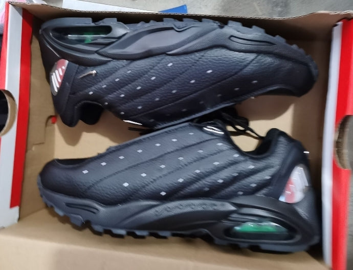 Les baskets Nike Air Terra X NOCTA offrent un style emblématique et une performance exceptionnelle.

design distinctif. Pas cher. Le moins cher.