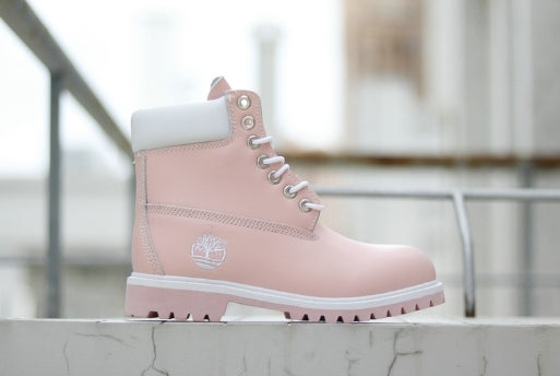 les baskets, bottes Timberland Femme sont un témoignage de l'engagement de Timberland à combiner style et durabilité.