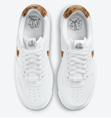 Les baskets Nike Air Max Pixel Femme incarnent une élégance contemporaine et un design moderniste qui captivent immédiatement.