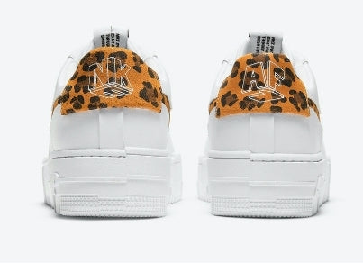 Les baskets Nike Air Max Pixel Femme incarnent une élégance contemporaine et un design moderniste qui captivent immédiatement.