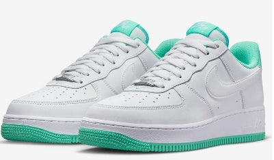 Premièrement : Les baskets Nike Air Force 1 femme sont bien plus qu’une simple paire de baskets – elles incarnent un style légendaire, un confort exceptionnel et une polyvalence inégalée.