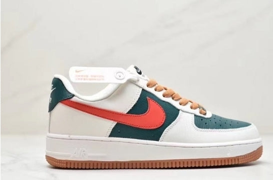 Premièrement : Les baskets Nike Air Force 1 femme sont bien plus qu’une simple paire de baskets – elles incarnent un style légendaire, un confort exceptionnel et une polyvalence inégalée.
