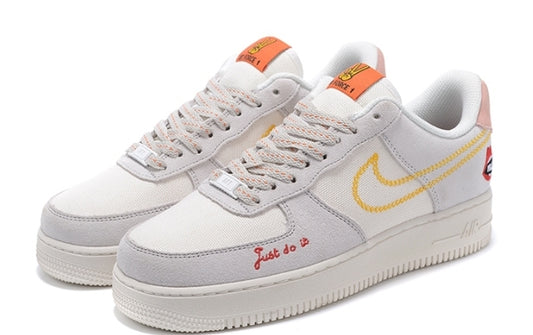 Premièrement : Les baskets Nike Air Force 1 Low femme incarnent l’alliance parfaite entre style intemporel et innovation technique.
