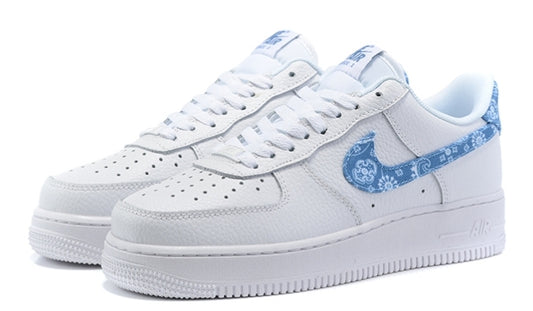 Premièrement : Les baskets Nike Air Force 1 femme sont bien plus qu’une simple paire de baskets – elles incarnent un style légendaire, un confort exceptionnel et une polyvalence inégalée.