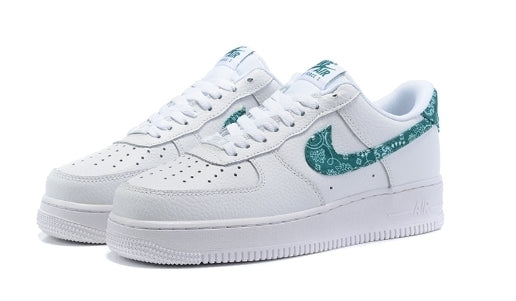 Premièrement : Les baskets Nike Air Force 1 femme sont bien plus qu’une simple paire de baskets – elles incarnent un style légendaire, un confort exceptionnel et une polyvalence inégalée.