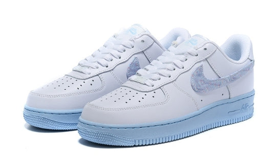 Premièrement : Les baskets Nike Air Force 1 femme sont bien plus qu’une simple paire de baskets – elles incarnent un style légendaire, un confort exceptionnel et une polyvalence inégalée.