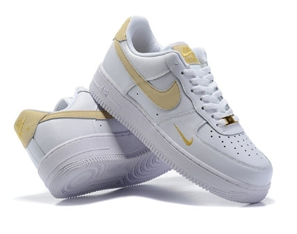 Premièrement : Les baskets Nike Air Force 1 femme sont bien plus qu’une simple paire de baskets – elles incarnent un style légendaire, un confort exceptionnel et une polyvalence inégalée.