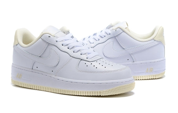 Premièrement : Les baskets Nike Air Force 1 femme sont bien plus qu’une simple paire de baskets – elles incarnent un style légendaire, un confort exceptionnel et une polyvalence inégalée.