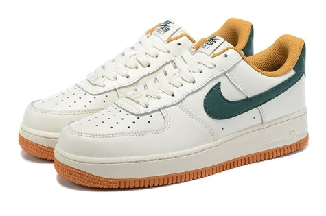 Premièrement : Les baskets Nike Air Force 1 femme sont bien plus qu’une simple paire de baskets – elles incarnent un style légendaire, un confort exceptionnel et une polyvalence inégalée.