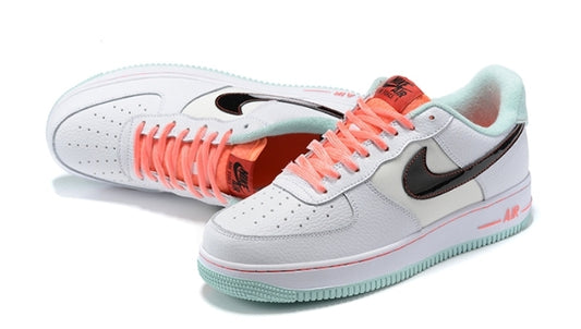 Premièrement : Les baskets Nike Air Force 1 femme sont bien plus qu’une simple paire de baskets – elles incarnent un style légendaire, un confort exceptionnel et une polyvalence inégalée.
