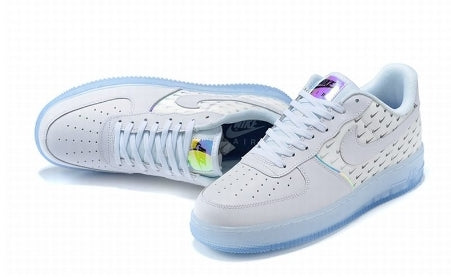 Premièrement : Les baskets Nike Air Force 1 Low femme incarnent l’alliance parfaite entre style intemporel et innovation technique.