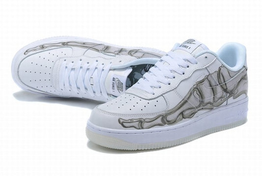 Premièrement : Les baskets Nike Air Force 1 femme sont bien plus qu’une simple paire de baskets – elles incarnent un style légendaire, un confort exceptionnel et une polyvalence inégalée.
