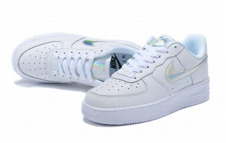 Premièrement : Les baskets Nike Air Force 1 femme sont bien plus qu’une simple paire de baskets – elles incarnent un style légendaire, un confort exceptionnel et une polyvalence inégalée.
