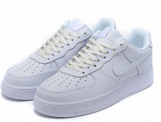 Premièrement : Les baskets Nike Air Force 1 femme sont bien plus qu’une simple paire de baskets – elles incarnent un style légendaire, un confort exceptionnel et une polyvalence inégalée.