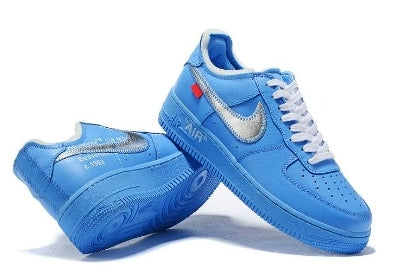 Premièrement : Les baskets  Nike Air Force 1 High Femme réinventent la silhouette classique avec un design montant emblématique.