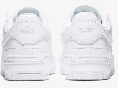 Premièrement : Les baskets Nike Air Force 1 Low femme incarnent l’alliance parfaite entre style intemporel et innovation technique.