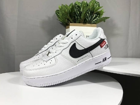 Premièrement : Les baskets Nike Air Force 1 Low femme incarnent l’alliance parfaite entre style intemporel et innovation technique.