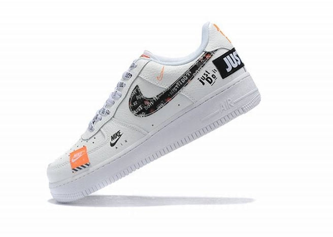 Premièrement : Les baskets Nike Air Force 1 Low femme incarnent l’alliance parfaite entre style intemporel et innovation technique.