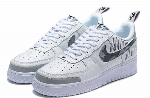 Premièrement : Les baskets Nike Air Force 1 Low femme incarnent l’alliance parfaite entre style intemporel et innovation technique.