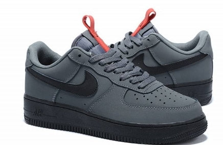 Premièrement : Les baskets Nike Air Force 1 Low femme incarnent l’alliance parfaite entre style intemporel et innovation technique.