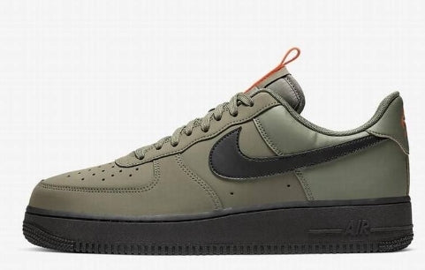 Premièrement : Les baskets Nike Air Force 1 Low femme incarnent l’alliance parfaite entre style intemporel et innovation technique.