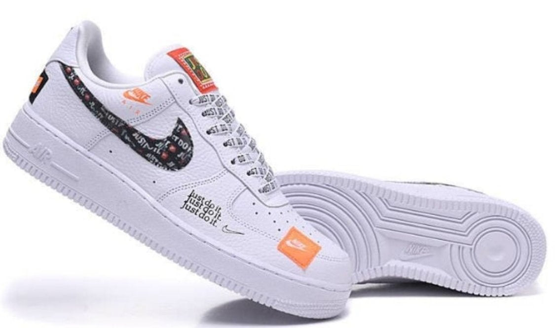 Premièrement : Les baskets Nike Air Force 1 Low femme incarnent l’alliance parfaite entre style intemporel et innovation technique.