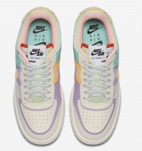 Premièrement : Les baskets Nike Air Force 1 Low femme incarnent l’alliance parfaite entre style intemporel et innovation technique.