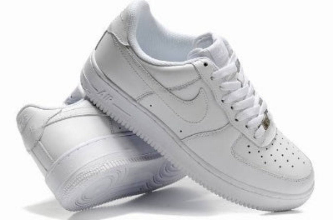 Premièrement : Les baskets Nike Air Force 1 Low femme incarnent l’alliance parfaite entre style intemporel et innovation technique.