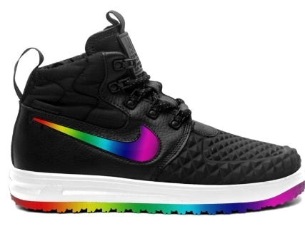 Premièrement : Les  Baskets Nike Air Force 1 Kpu Femme offrent une interprétation moderne et technique de la silhouette iconique.