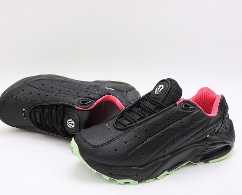 Les baskets Nike Hot Step Air Terra x NOCTA "Black-Green" Femme combinent le style avant-gardiste de Drake avec la technologie Nike.