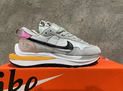Baskets Nike LD Waffle X Sacai Femme sont un témoignage de l'engagement de Nike à combiner style et innovation.