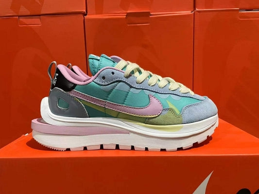Baskets Nike LD Waffle X Sacai Femme sont un témoignage de l'engagement de Nike à combiner style et innovation.