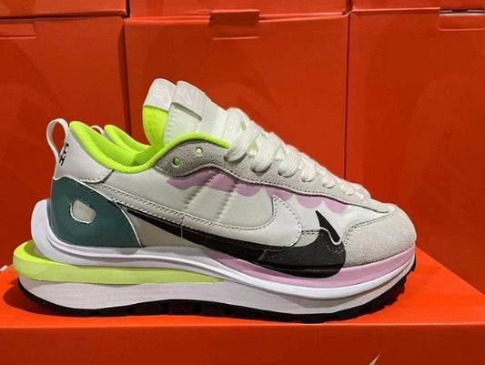 Baskets Nike LD Waffle X Sacai Femme sont un témoignage de l'engagement de Nike à combiner style et innovation.