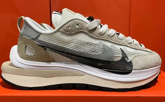 Baskets Nike LD Waffle X Sacai Femme sont un témoignage de l'engagement de Nike à combiner style et innovation.