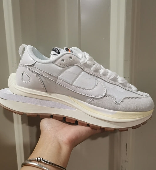 Baskets Nike LD Waffle X Sacai Femme sont un témoignage de l'engagement de Nike à combiner style et innovation.