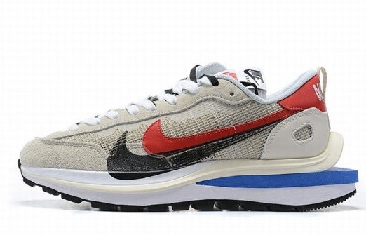 Baskets Nike LD Waffle X Sacai Femme sont un témoignage de l'engagement de Nike à combiner style et innovation.