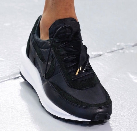Baskets Nike LD Waffle X Sacai Femme sont un témoignage de l'engagement de Nike à combiner style et innovation.