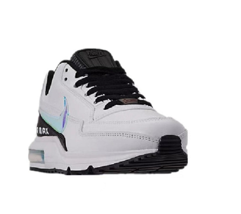 Les baskets Nike Air Max LTD3 allient style et performance de manière exceptionnelle. Leur design moderne et leurs matériaux de haute qualité en font un choix incontournable.