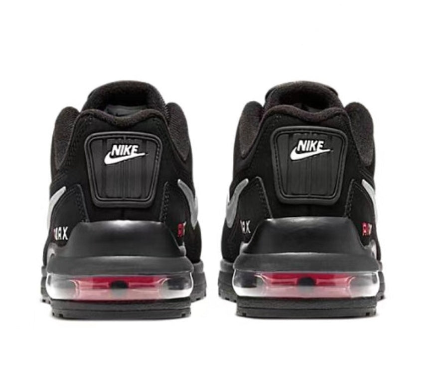 Les baskets Nike Air Max LTD3 allient style et performance de manière exceptionnelle. Leur design moderne et leurs matériaux de haute qualité en font un choix incontournable.