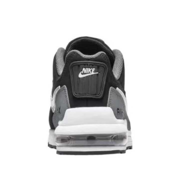 Les baskets Nike Air Max LTD3 allient style et performance de manière exceptionnelle. Leur design moderne et leurs matériaux de haute qualité en font un choix incontournable.