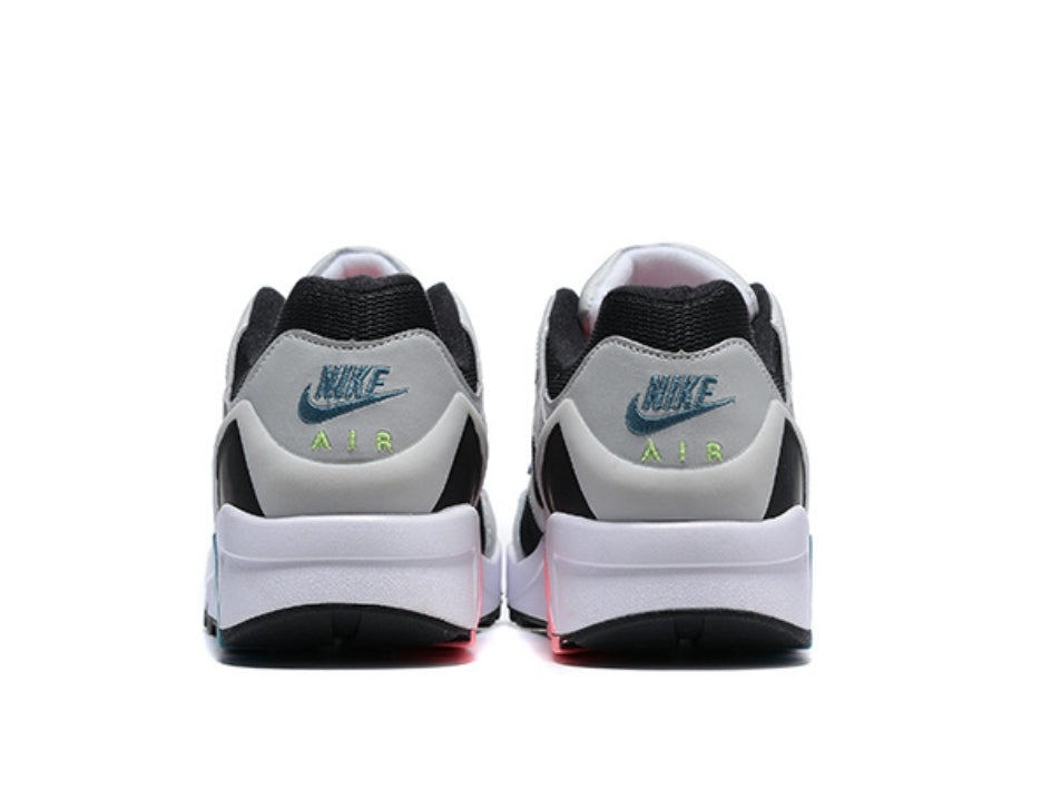 
Les baskets Nike Air Structure Triax 91 combinent un style rétro et une technologie moderne. Leur design audacieux.pas cher.le moins cher.