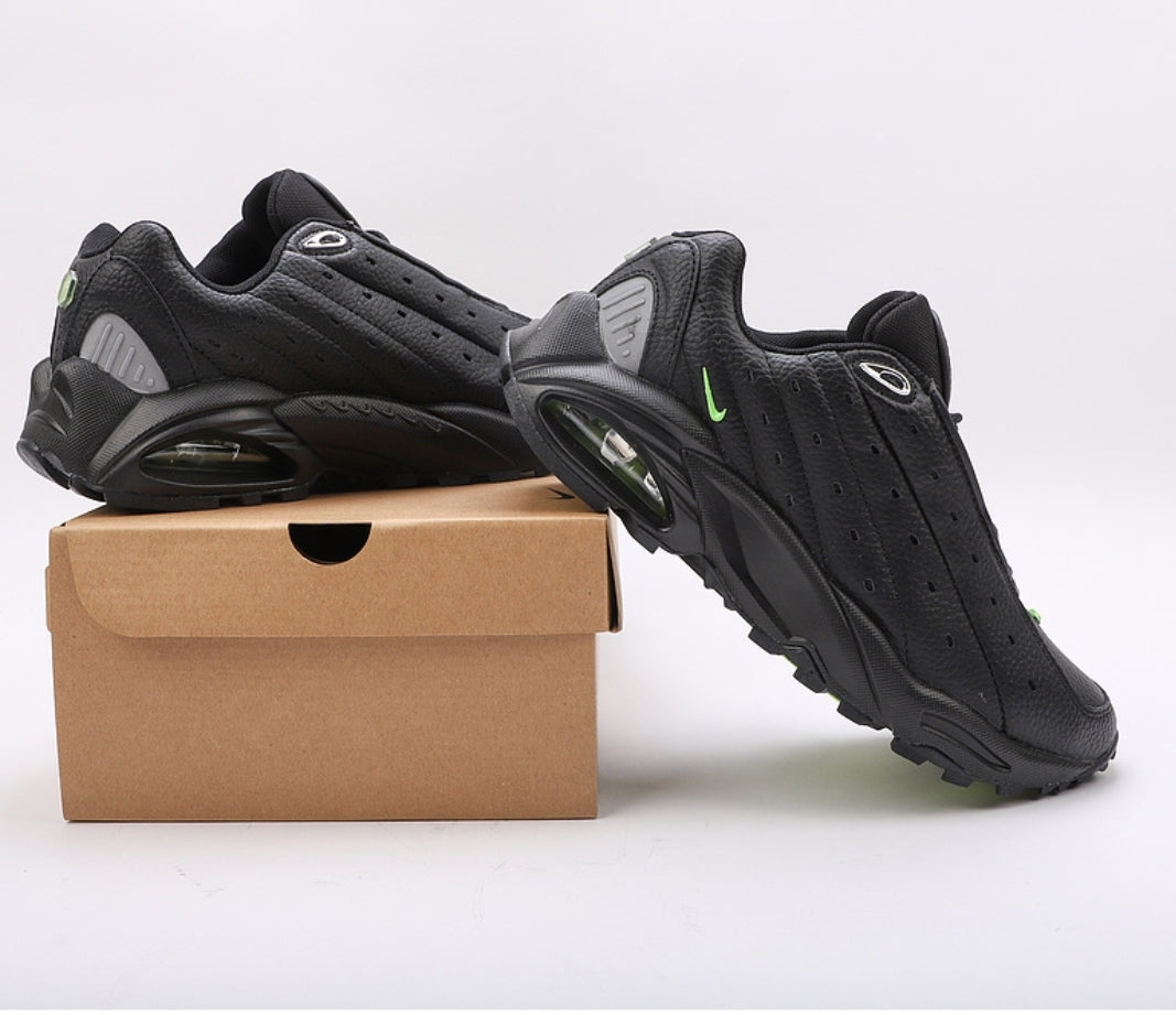 Les baskets Nike Air Terra X NOCTA offrent un style emblématique et une performance exceptionnelle.

design distinctif. Pas cher. Le moins cher.